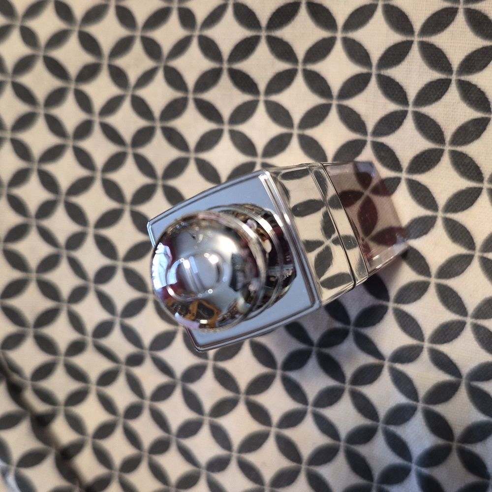 NEW (Out Of Box) ♥️🍒 DIOR 🍒♥️ Cherry Oil Color Reviving LIP GLOW OIL🍒 Full Sz - Picture 2 of 2